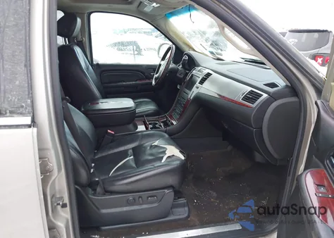 2007 Cadillac Escalade Standard z USA, uszkodzony, nr VIN 1GYFK63837R295670